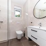 Awesome In Okrug Gornji With Wifi טרוגיר