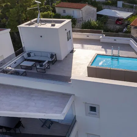 Awesome In Okrug Gornji With Wifi Apartment *