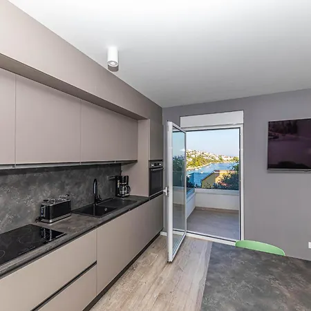 Awesome In Okrug Gornji With Wifi * Trogir