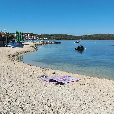 דירה Awesome In Okrug Gornji With Wifi
